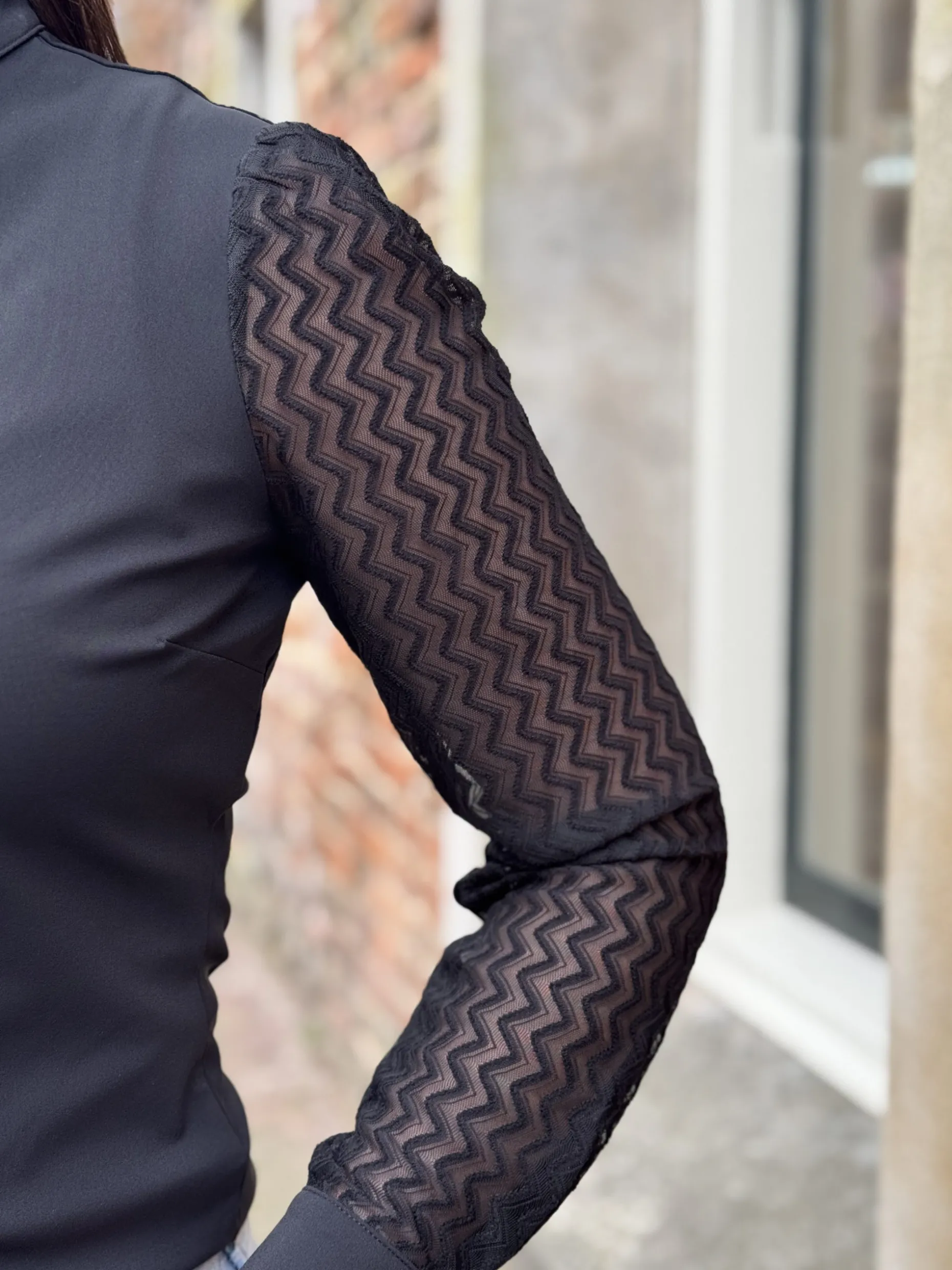 Blouse Mirthe travelstof black