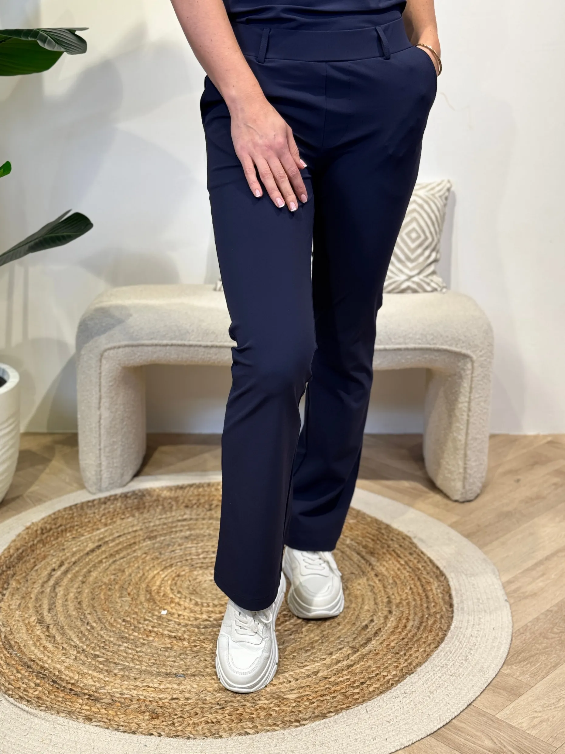 Broek Sanne navy travelstof