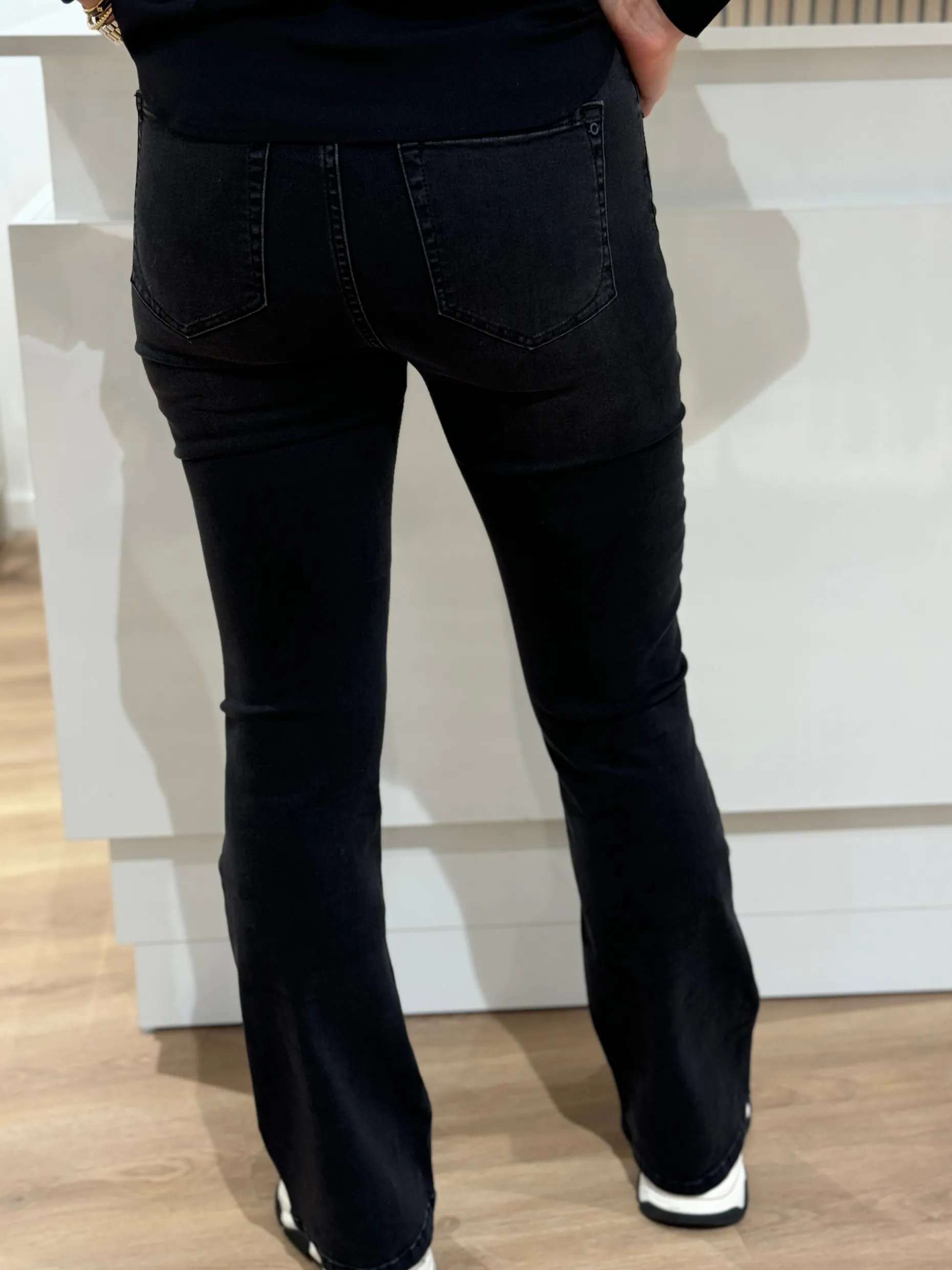 Flared jeans Matilda black lengte 30 – C.O.J.