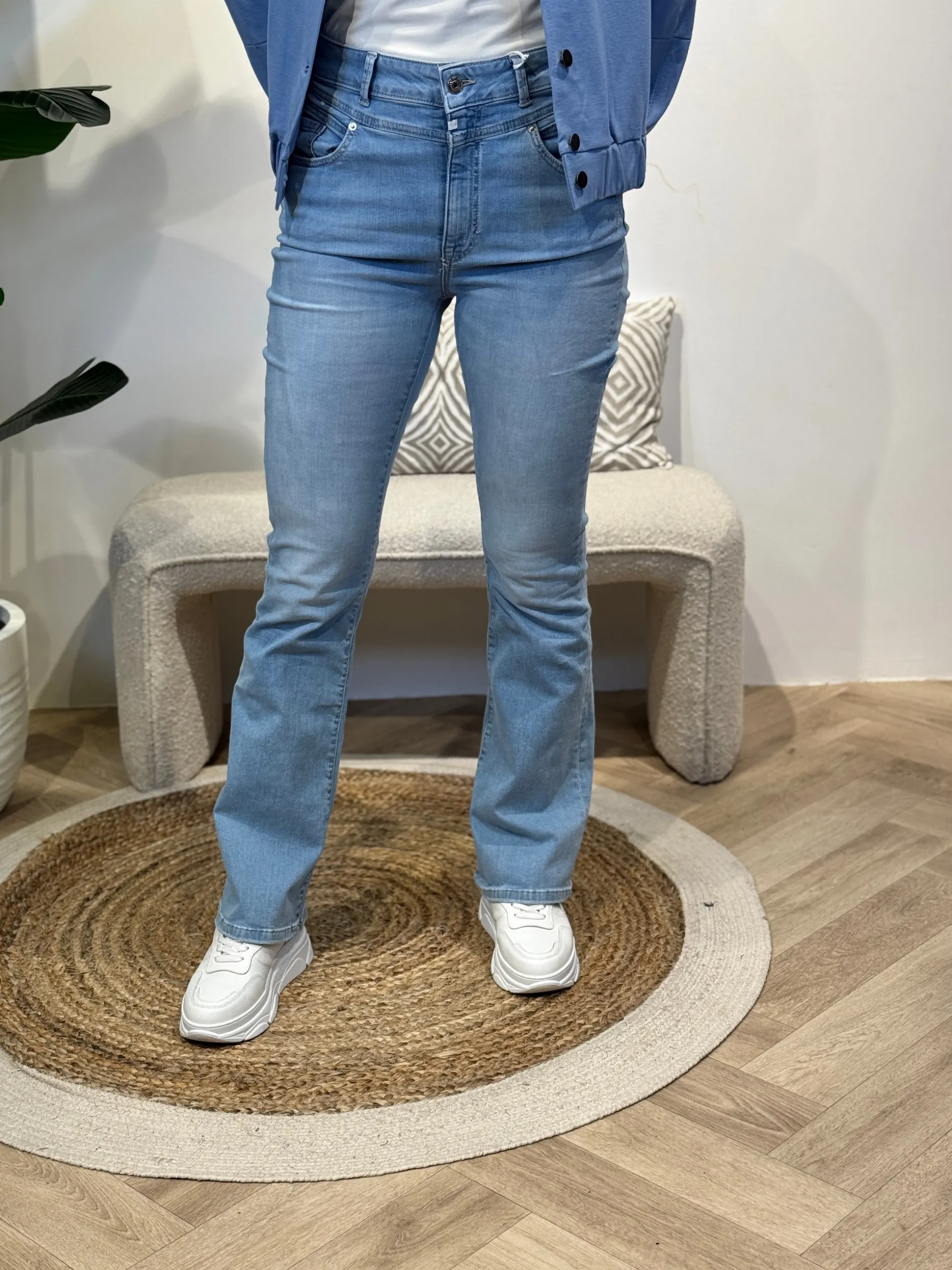 Flared jeans Matilda light blue lengte 34 – C.O.J.