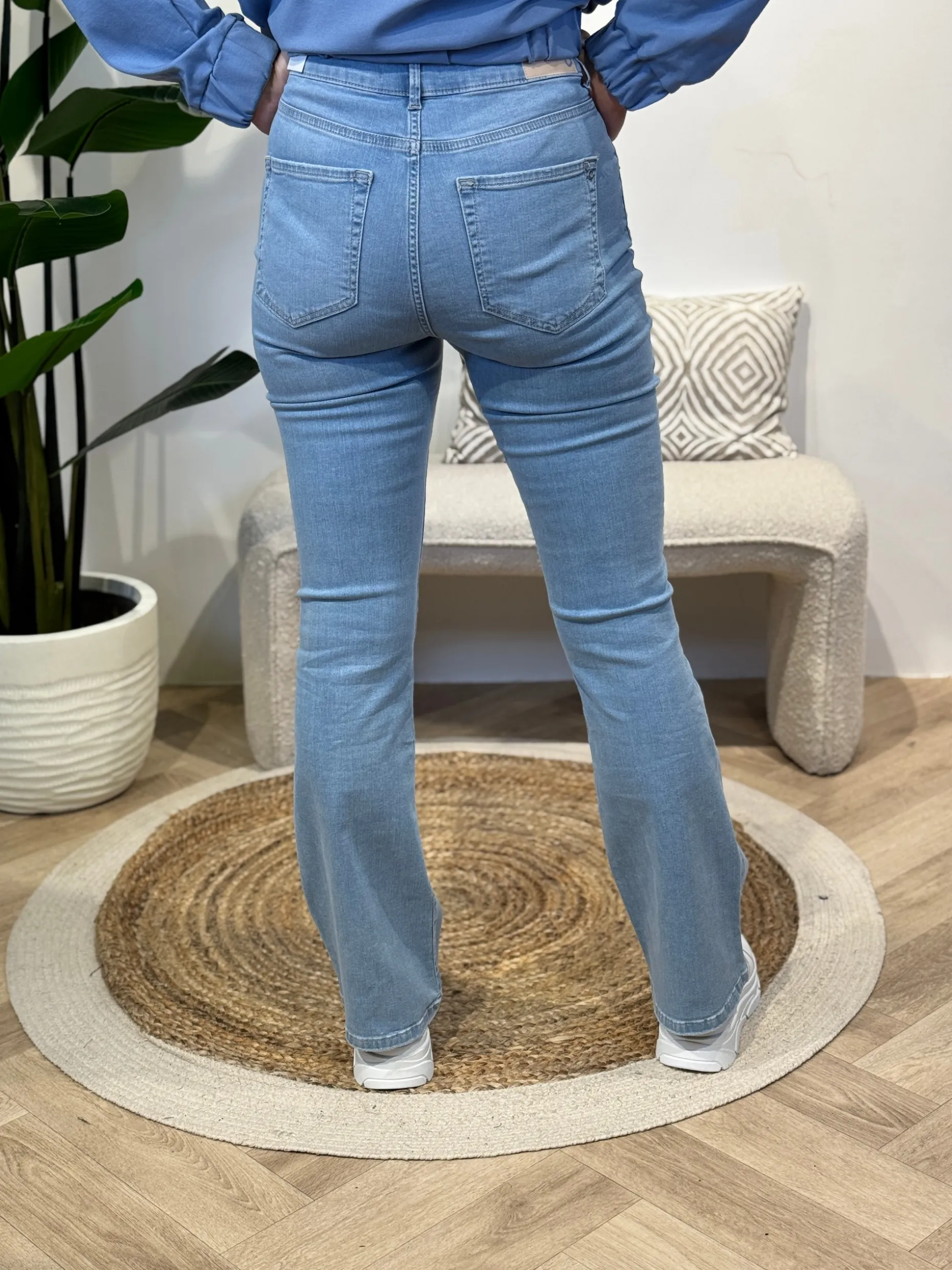 Flared jeans Matilda light blue lengte 32 – C.O.J.