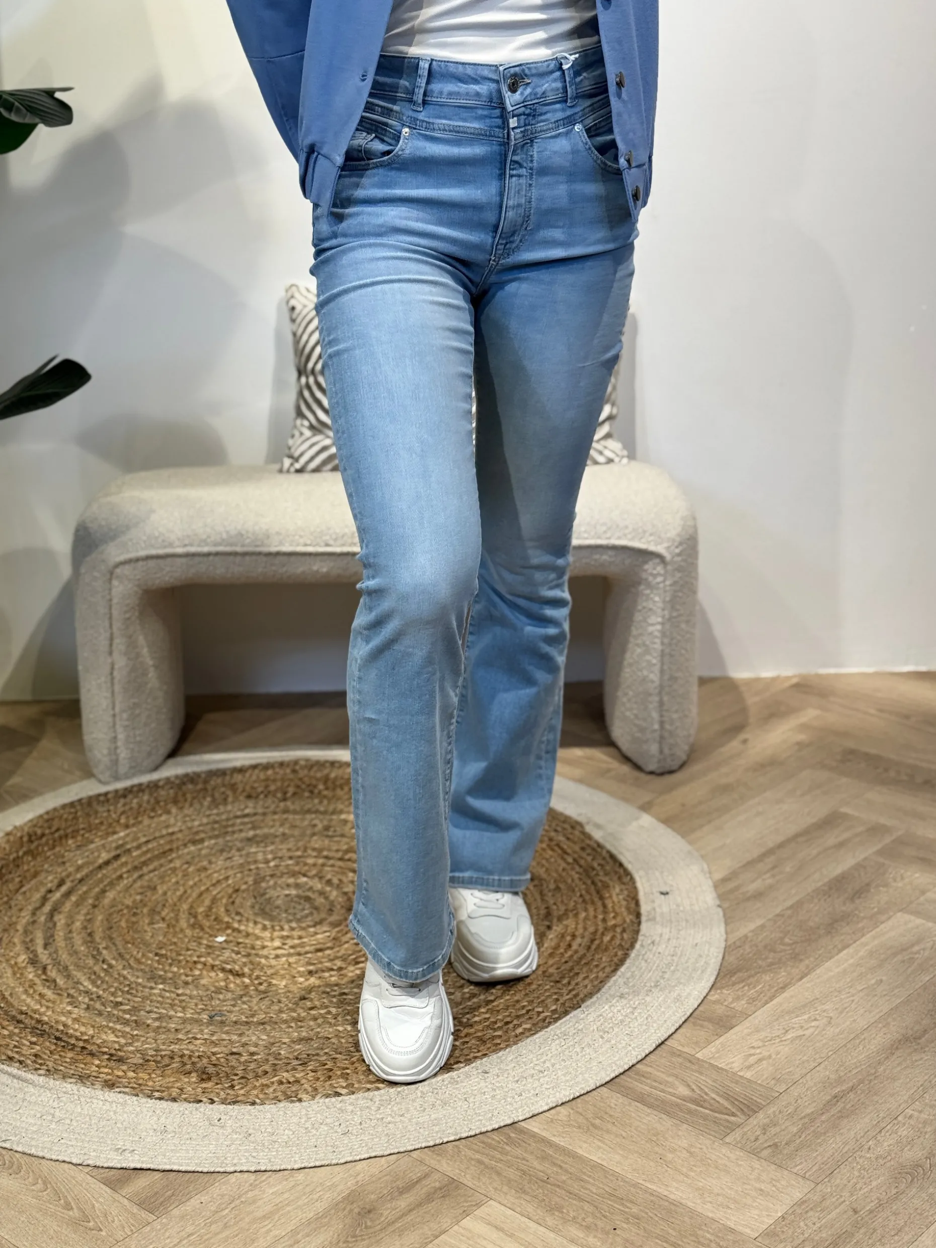 Flared jeans Matilda light blue lengte 32 – C.O.J.