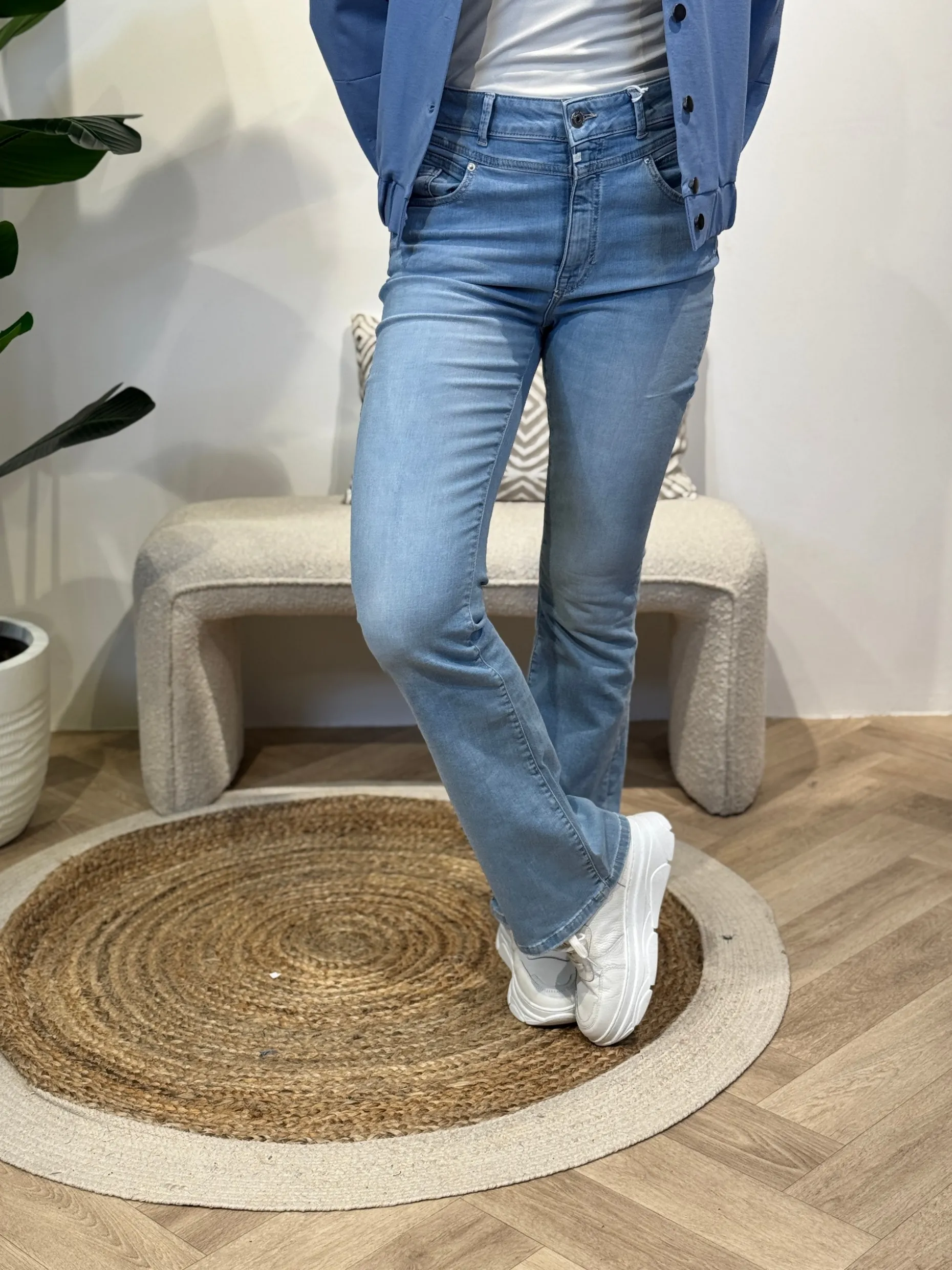 Flared jeans Matilda light blue lengte 34 – C.O.J.
