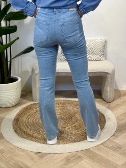 Flared jeans Matilda light blue lengte 34 – C.O.J.