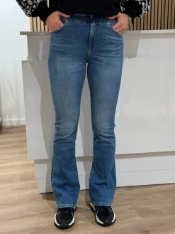 Flared jeans Matilda medium blue lengte 30 – C.O.J.