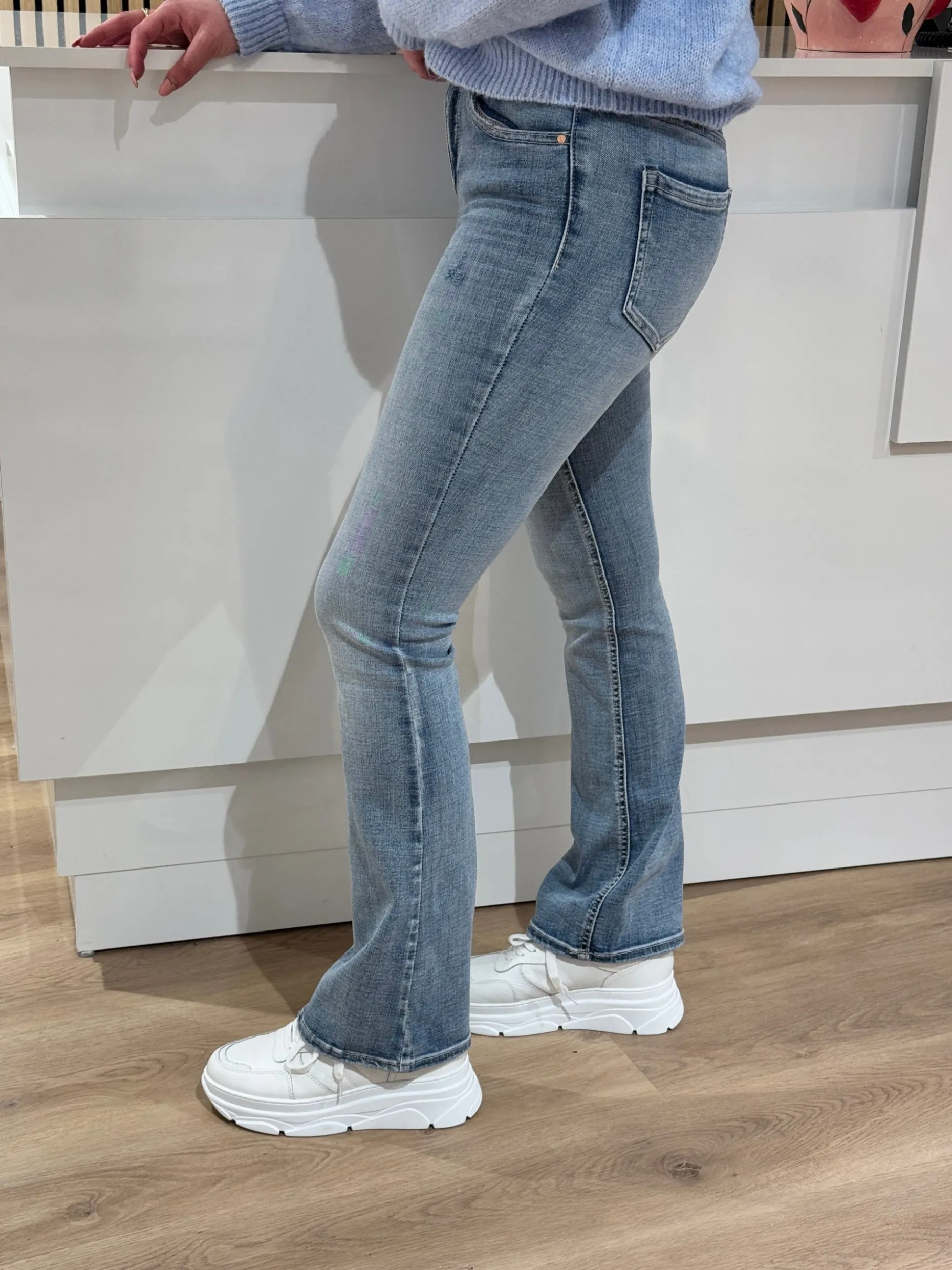Jeans Flash flared light blue (lengtemaat 32) – Vero Moda
