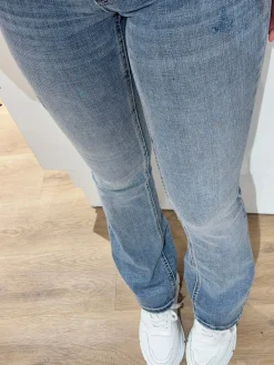 Jeans Flash flared light blue (lengtemaat 32) – Vero Moda