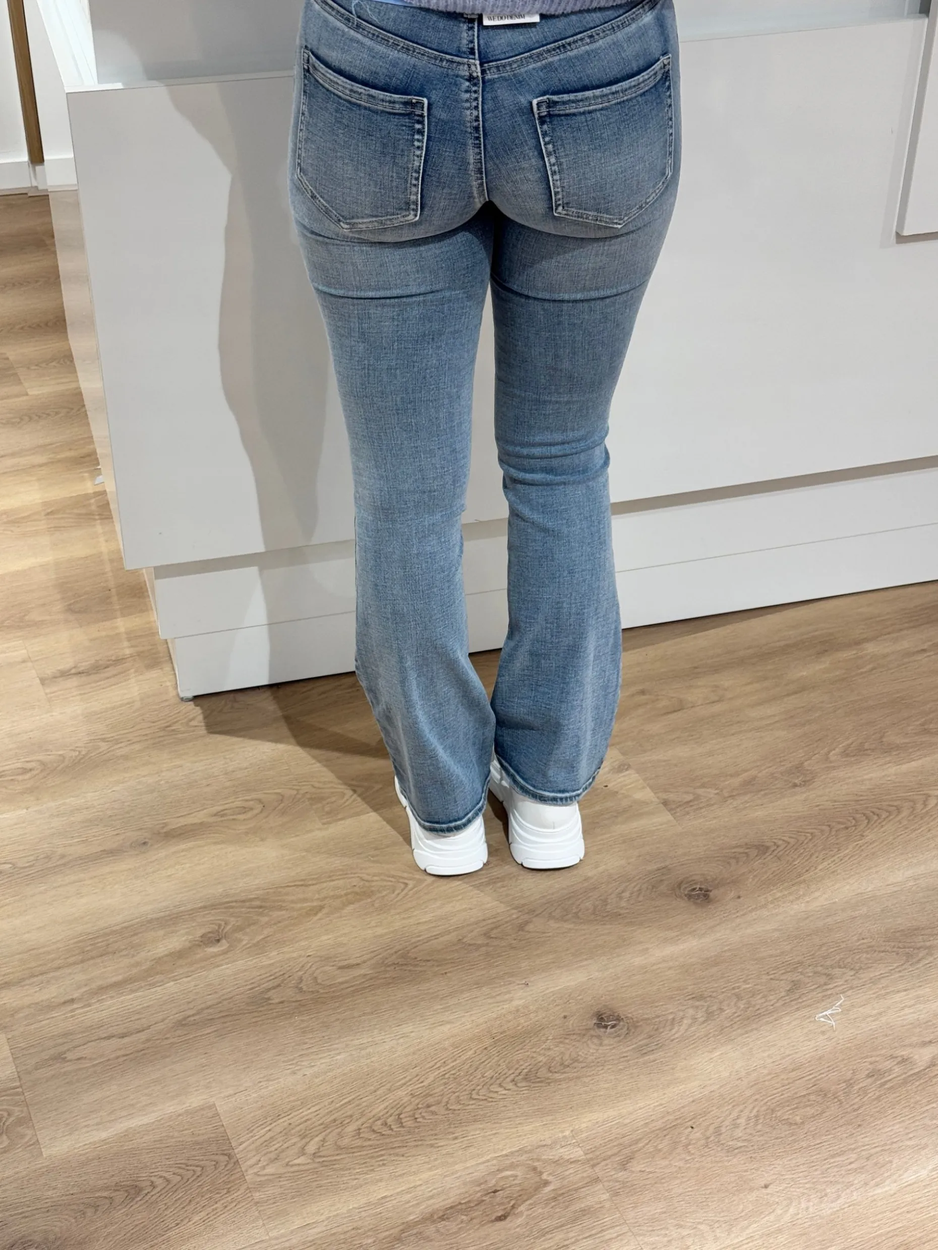 Jeans Flash flared light blue (lengtemaat 34) – Vero Moda