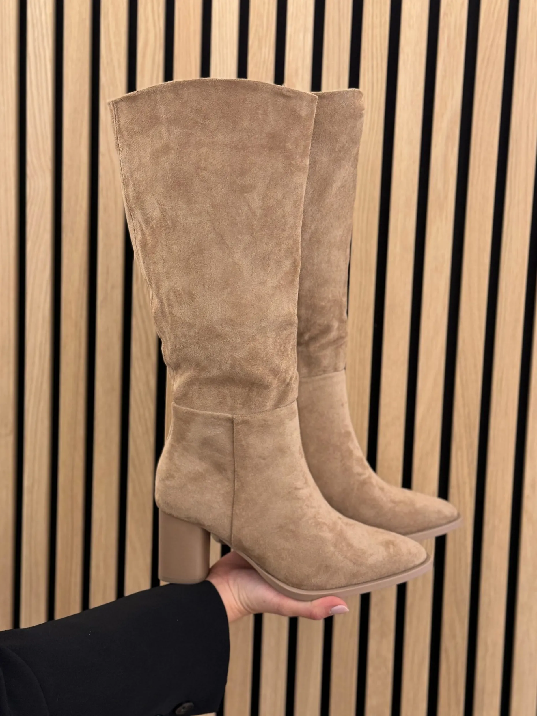 Laars Jacobine khaki suede