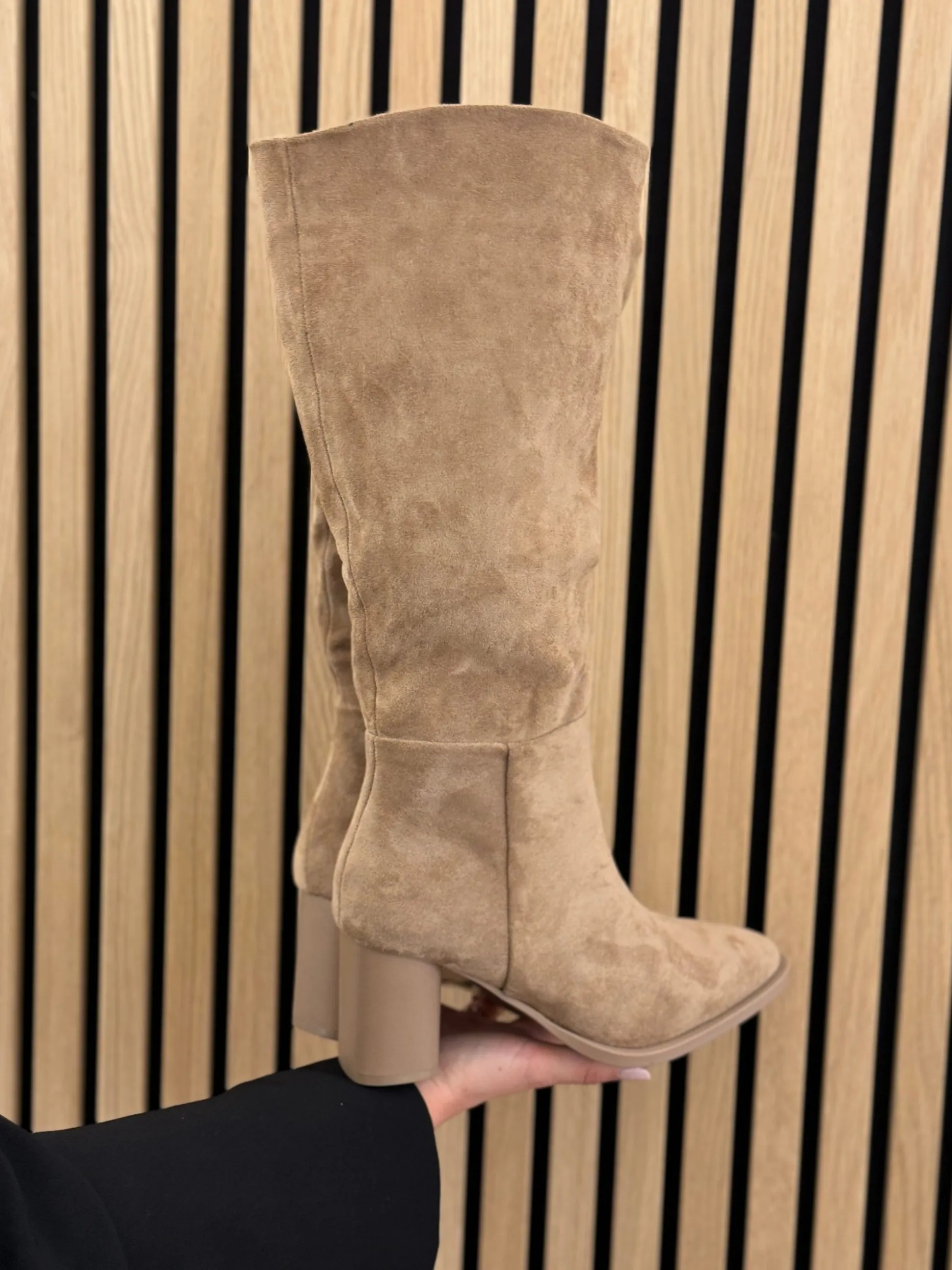 Laars Jacobine khaki suede