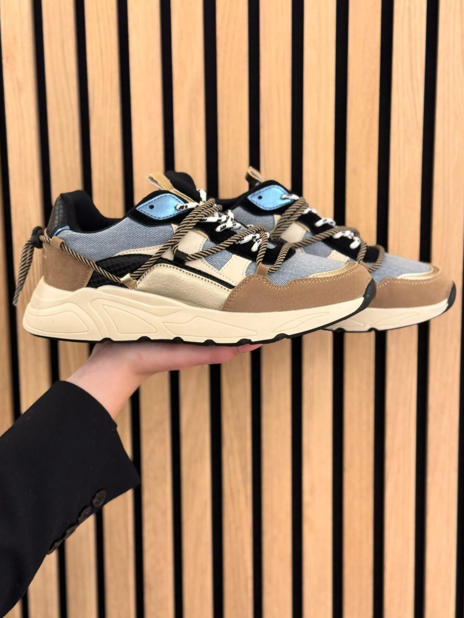 Sneakers denim with beige
