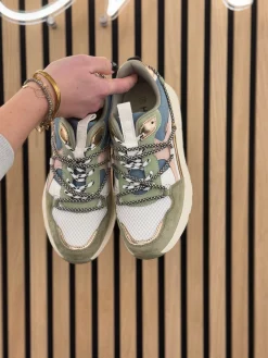 Sneakers green with combination
