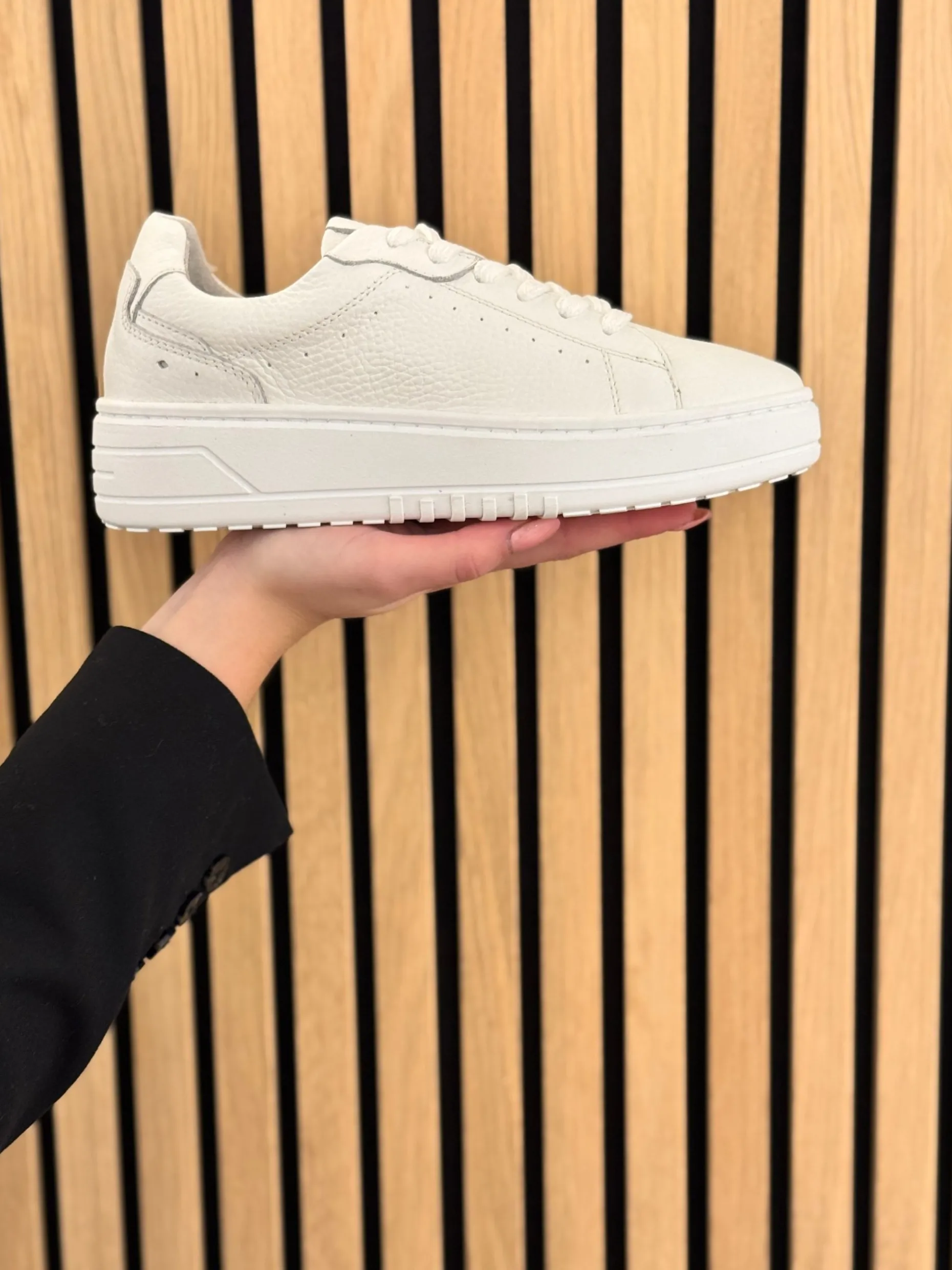 Sneakers white Anemone