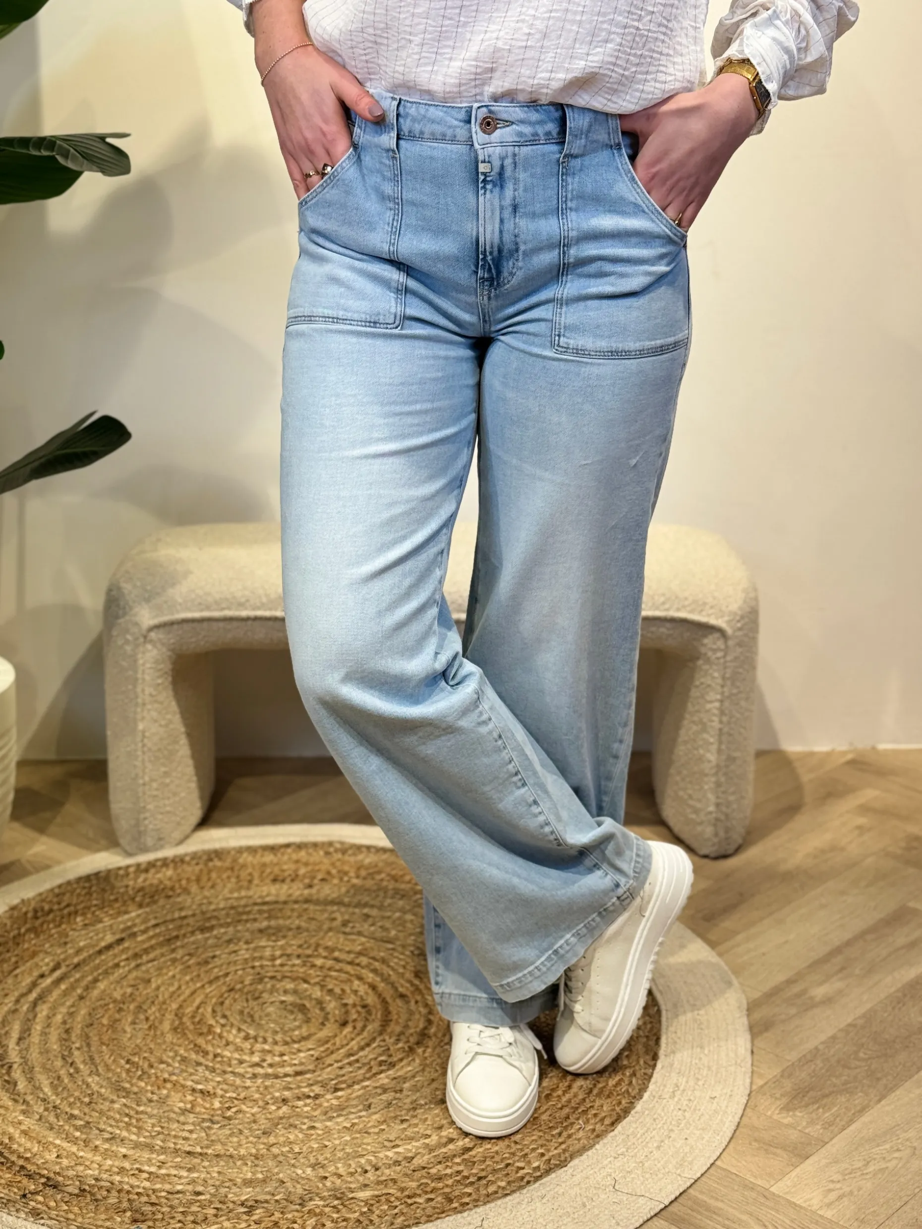 Wide jeans Lulu aqua blue C.O.J. lengte 30